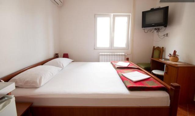 Apartments & Rooms M Petrovac Oda fotoğraf